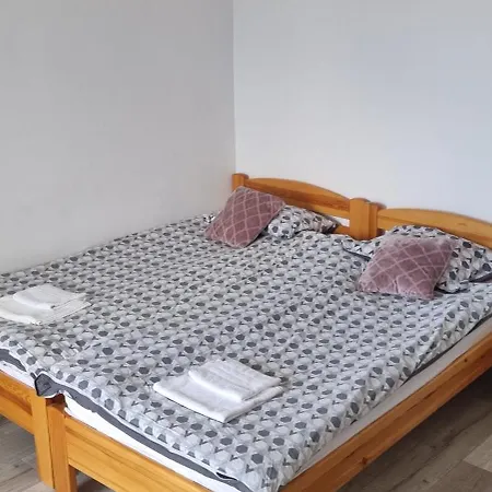 Unibal - Goscinne Quarto em Acomodações Particulares *