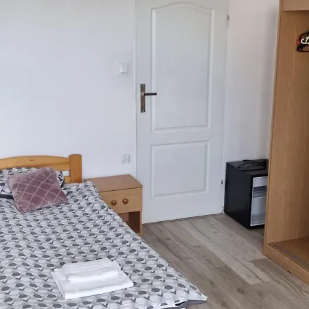 Unibal - Goscinne Habitación en casa particular Unieście